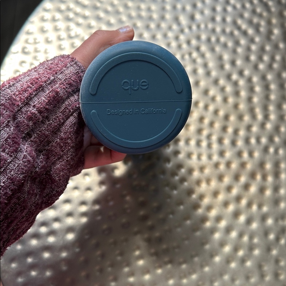 Que Teal Spiral Water Bottle - Picture 3 of 5
